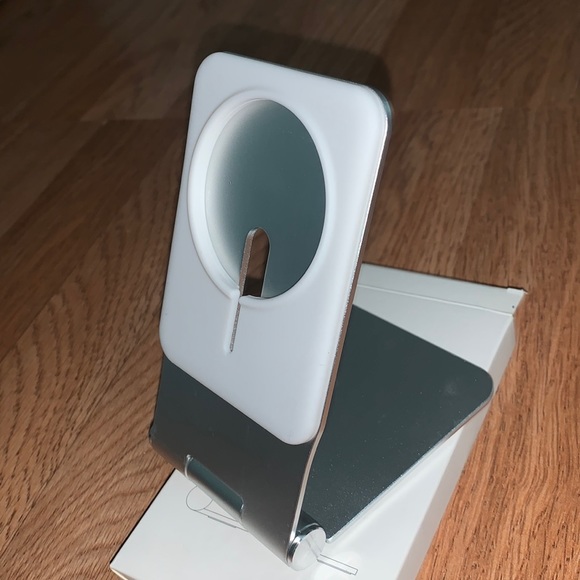 Foldable Phone Stand - Picture 1 of 5